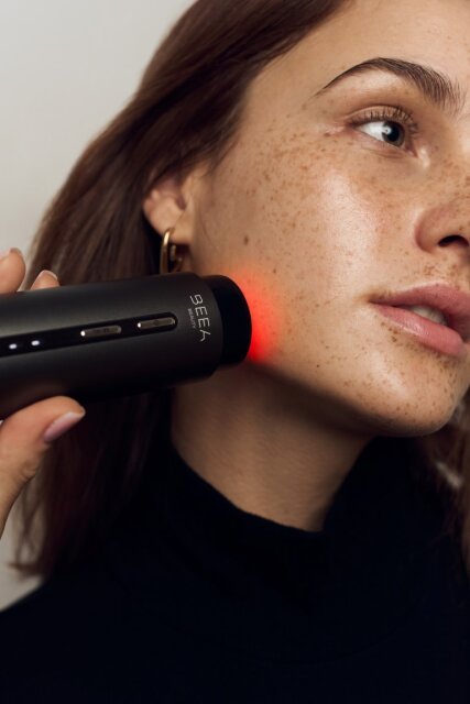 Anti-aging uređaj BEEA Beauty REMS REVIVE, RF, EMS, LED, tamno siva TB-2382