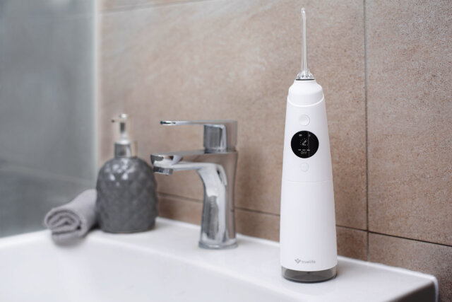 TRUELIFE oralni tuš AquaFloss Compact C300, bijeli TLAFCC300W