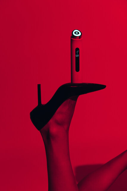 Multifunkcionalni uređaj za konture lica BEEA SKIN Aura 4 u 1, elektroporacija · mikrostruja · EMS · LED terapija, aluminij