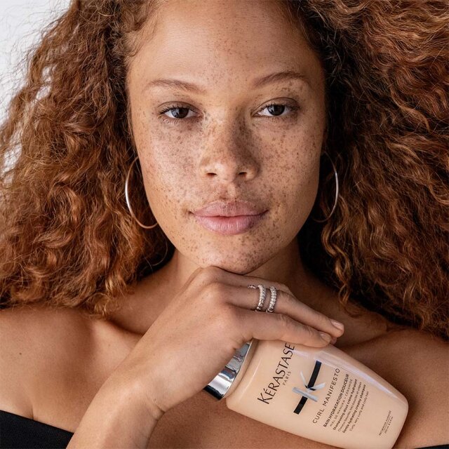 KÉRASTASE CURL MANIFESTO NJEŽNA HIDRATIZIRAJUĆA KREMASTA KUPKA 250ML